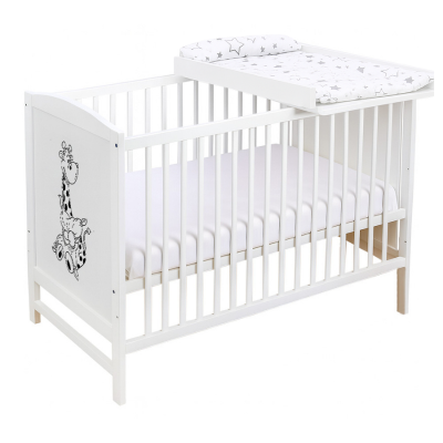 Patut din lemn masiv 120x60 cm Bria alb, masuta infasat din lemn si salteluta bumbac impermeabila incluse, reglabil pe 3 nivele, certificat EN71