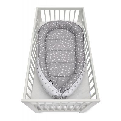 Cosulet bebelus pentru dormit Baby Nest Cocoon  XXL 120x65 cm Grey stars