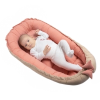 RESIGILAT Cosulet bebelus pentru dormit din tesatura de in Kidizi Baby Nest Cocoon 90x50 cm Pink