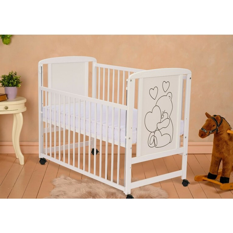 Patut din lemn de pin si mdf 120x60 cm cu laterala culisanta si roti Alb, Qmini, Timmi Heart