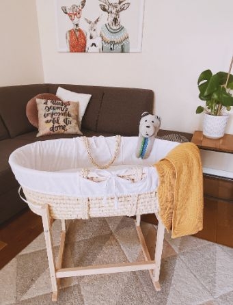 Cosulet bebe pentru dormit handmade din material ecologic Ahoj Baby natur, include stand cu sistem de leganare