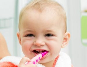 De ce ar trebui sa fii atent la fluorul din pasta de dinti - partea II