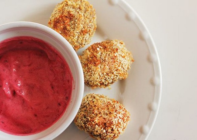 Nuggets de curcan cu sos de merisoare