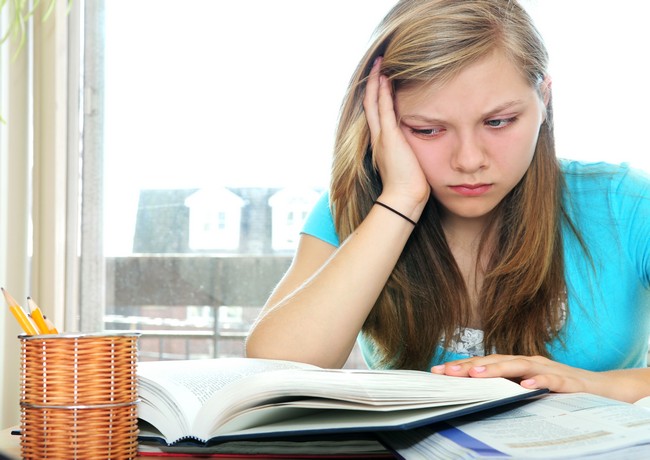 Regresul scolar la adolescenti