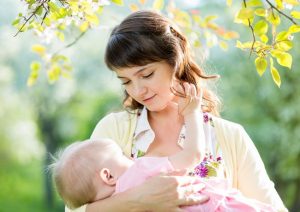3 mituri privind alaptarea prelungita a bebelusului