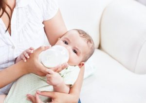 Ce accesorii iti sunt necesare pentru alaptarea artificiala