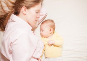 Masuri de siguranta privind dormitul cu bebelusul
