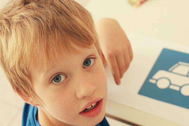 7 sfaturi pentru parintii a caror copil sufera de autism